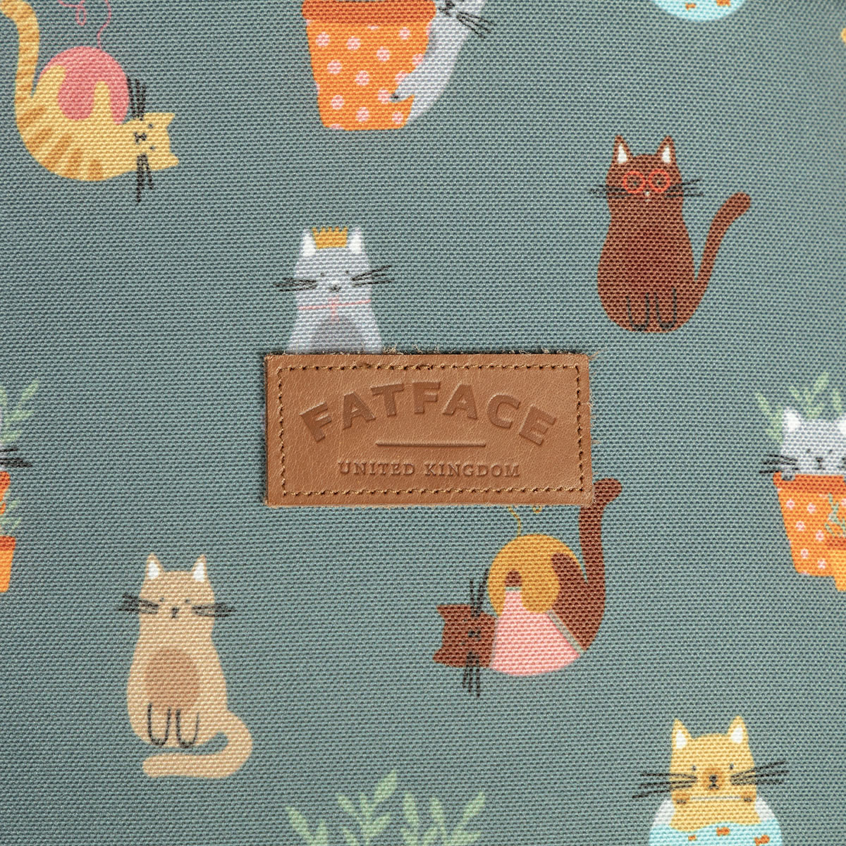 FatFace Mischievous Cats Cat Cosy Bed - Image 3