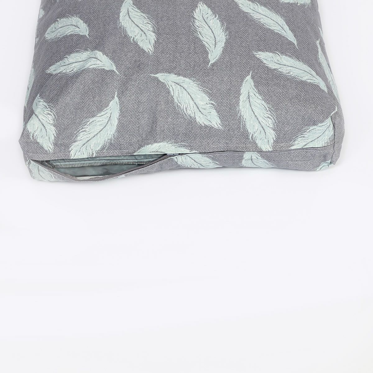Retreat Feathers Grey Duvet - Image 3