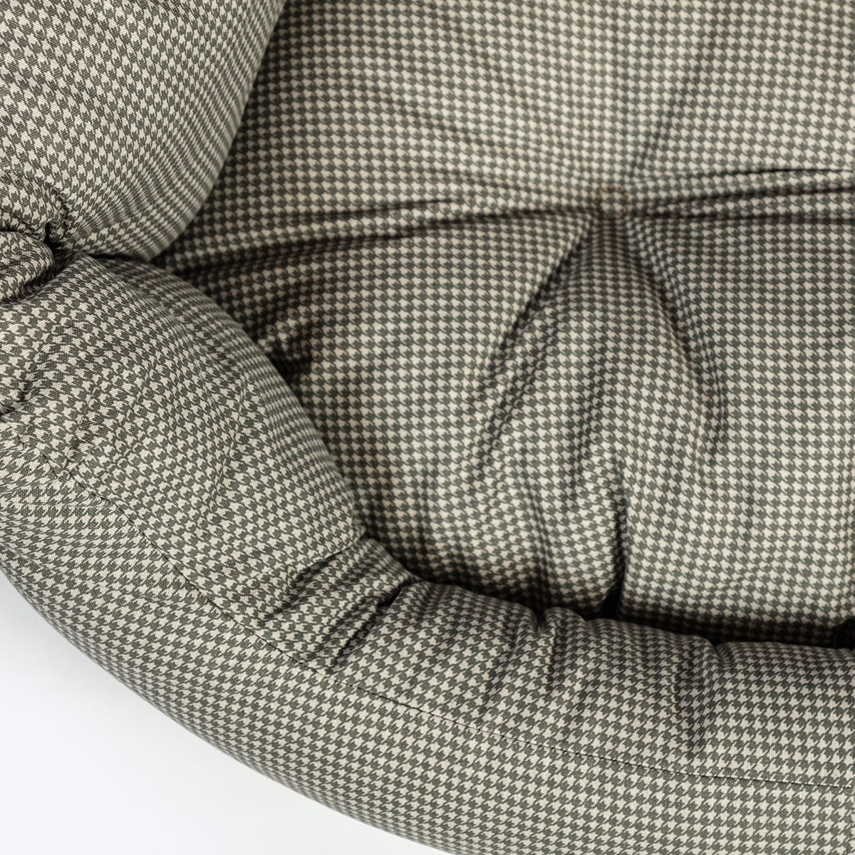 Vintage Dogstooth Deluxe Slumber Bed - Image 3